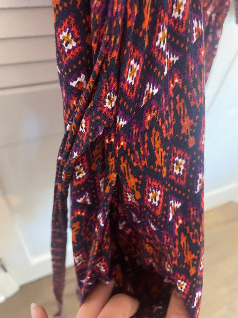 Women’s Printed Open-Front Robe Kimono - Burgundy Pattern - Picture 6 of 7